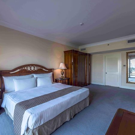 Palace Of The Golden Horses Seri Kembangan Exterior photo A bedroom at the hotel