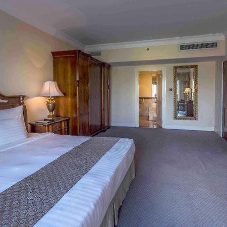 Palace Of The Golden Horses Seri Kembangan Exterior photo A room at the hotel