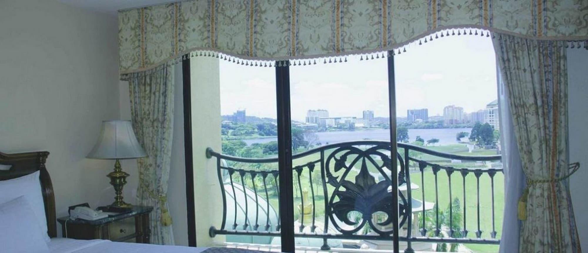 Palace Of The Golden Horses Seri Kembangan Exterior photo A view of the Chao Phraya River from the hotel