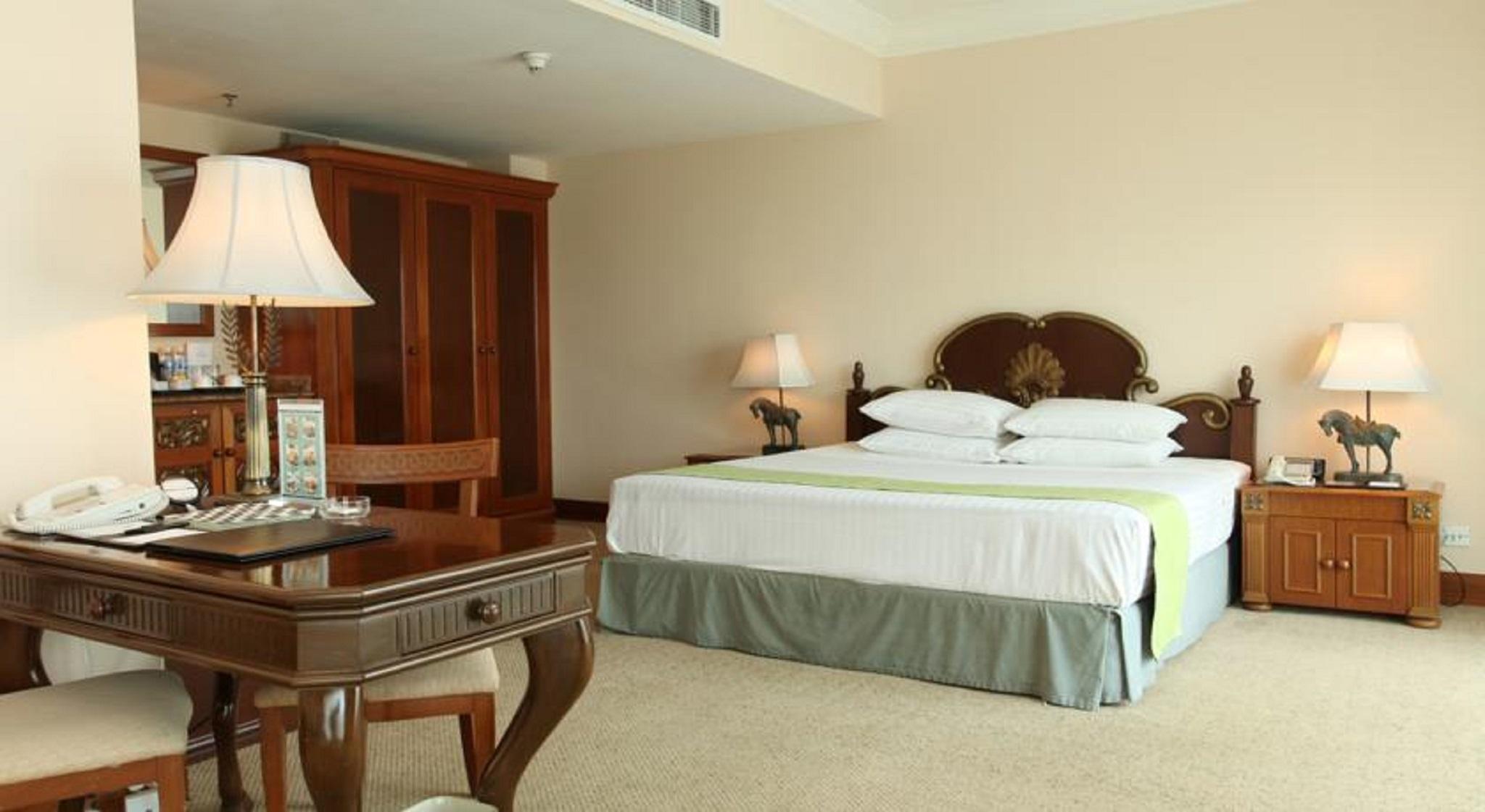 Palace Of The Golden Horses Seri Kembangan Exterior photo A bedroom at the hotel