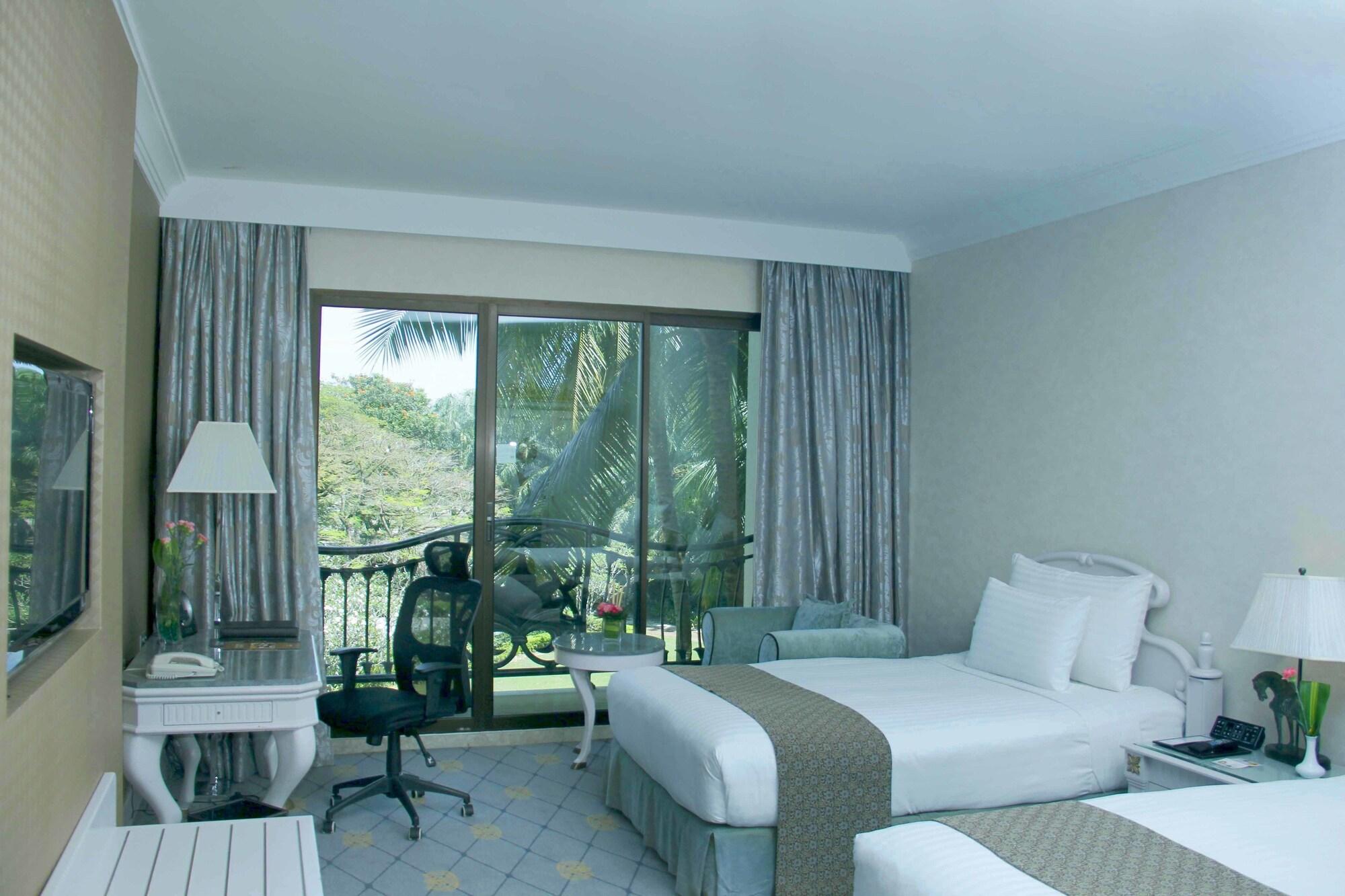 Palace Of The Golden Horses Seri Kembangan Exterior photo A room at the hotel