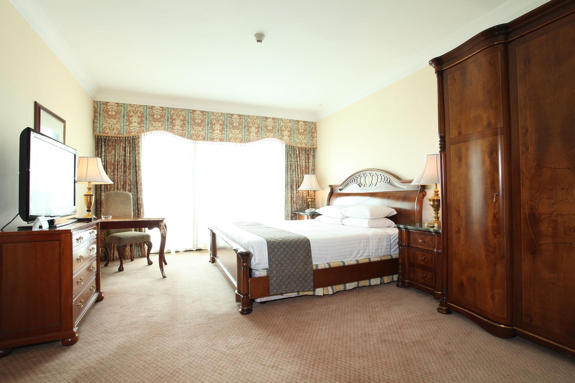 Palace Of The Golden Horses Seri Kembangan Exterior photo A bedroom at the hotel