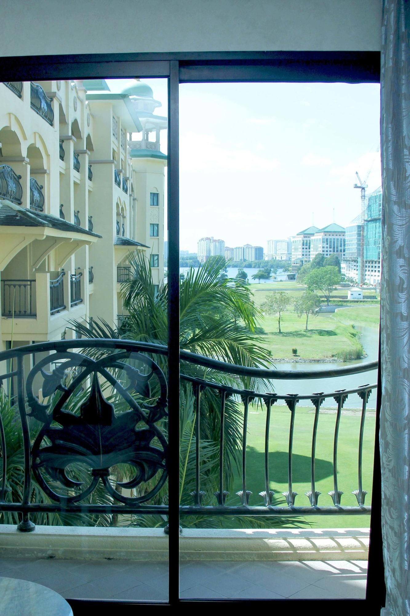 Palace Of The Golden Horses Seri Kembangan Exterior photo View of the park from a nearby apartment