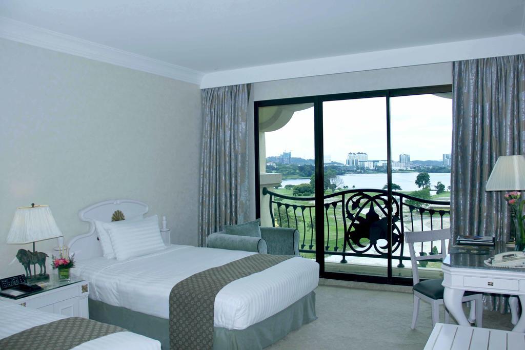 Palace Of The Golden Horses Seri Kembangan Exterior photo A room at the hotel