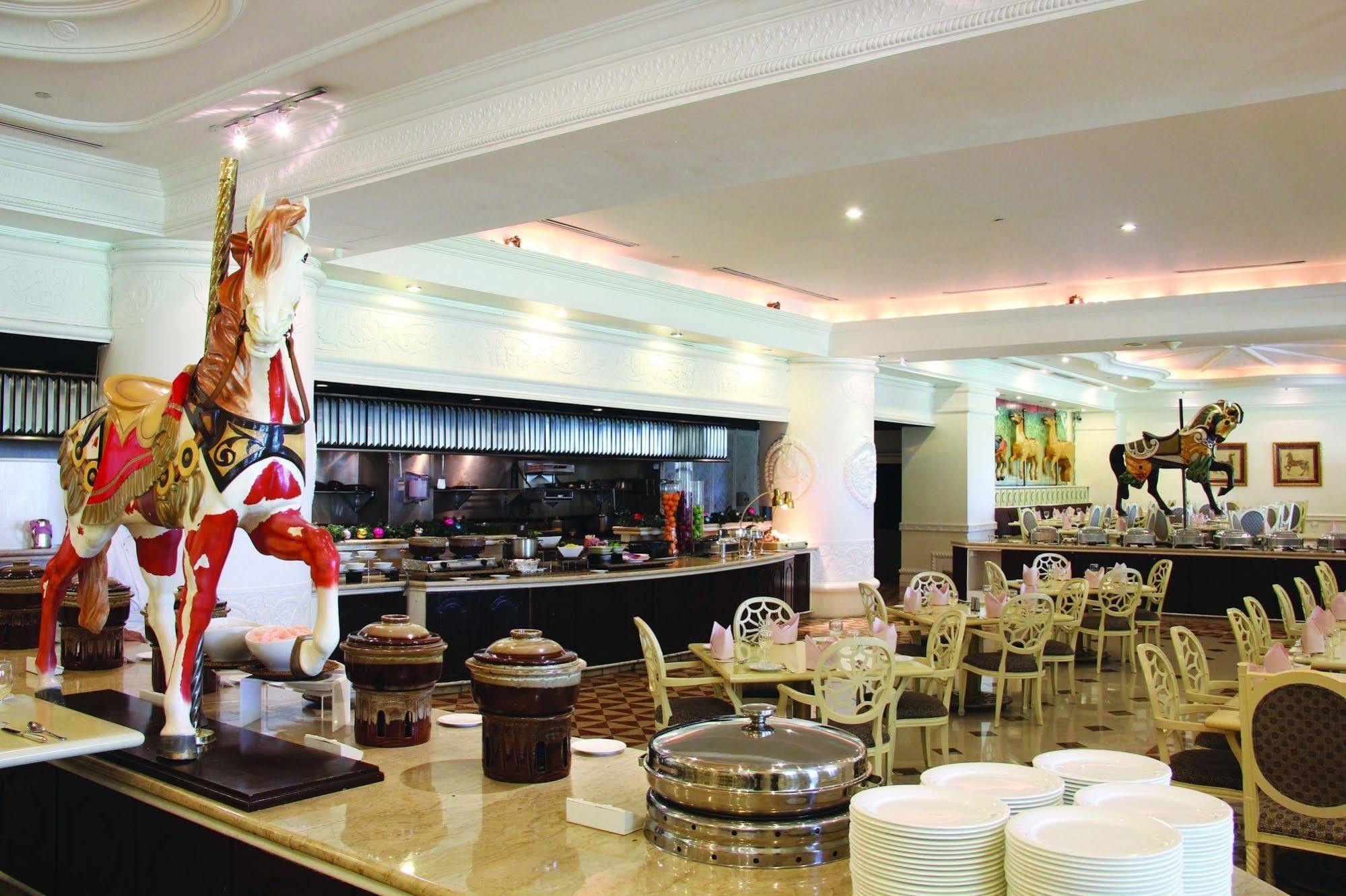 Palace Of The Golden Horses Seri Kembangan Exterior photo The restaurant at the hotel